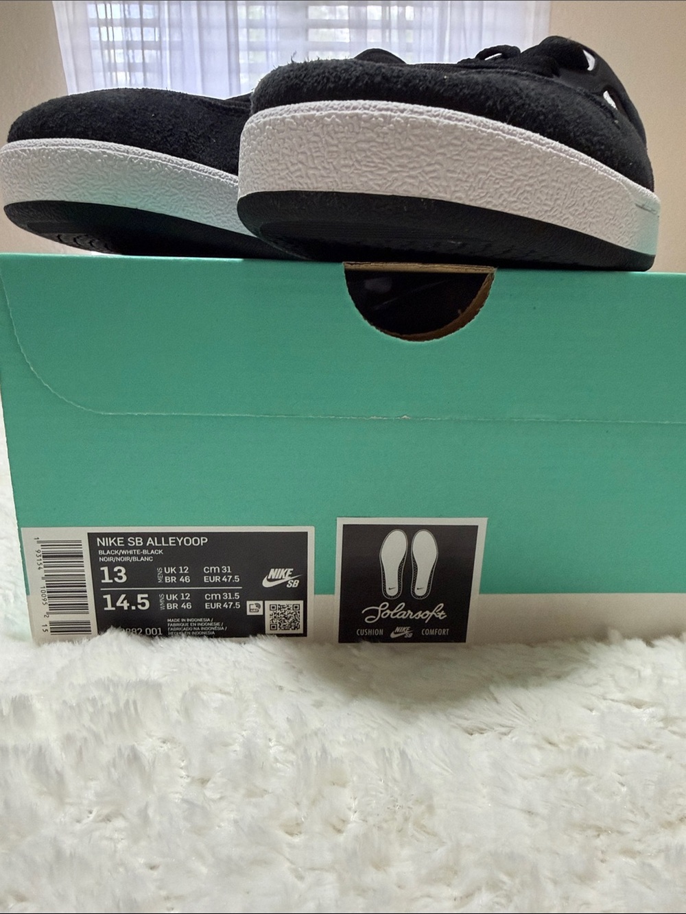 Nike Black and White Low-Top Sneakers - Picture 2 of 3
